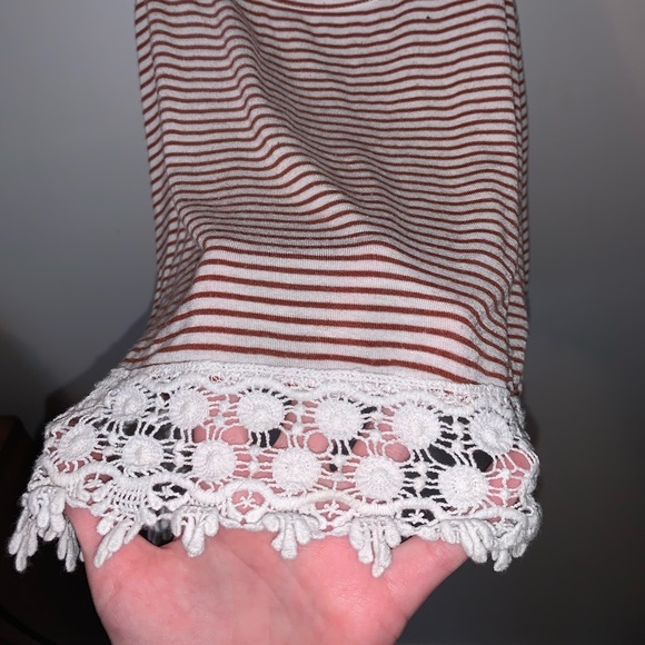 striped tank with lace - Picture 2 of 2